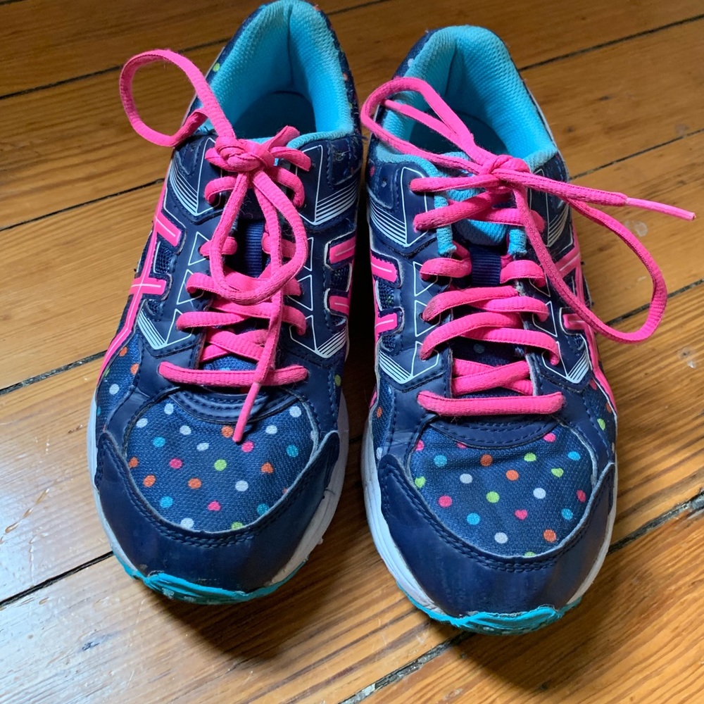 Girls ASICS gel contend running shoe